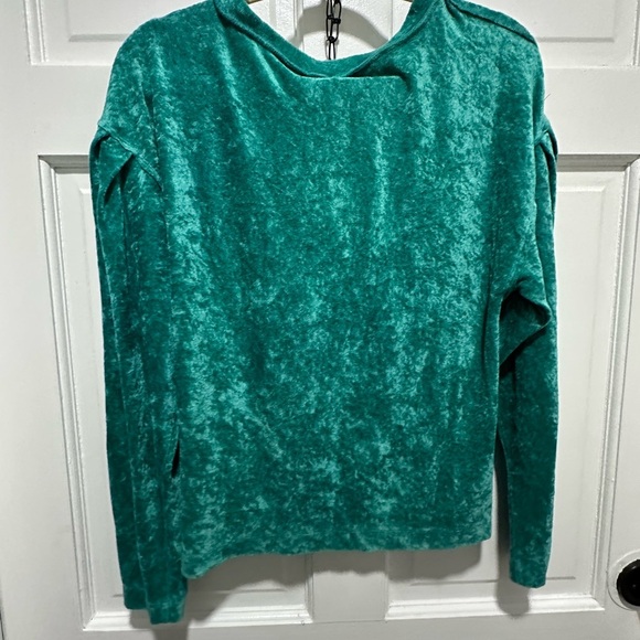 Free People We The Free Crushed Velvet Green Blouse EUC Size XS - Picture 3 of 5